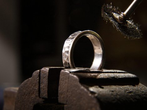 Joia de aço inoxidavel